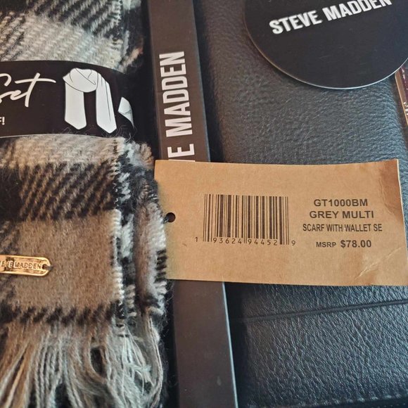 2 pc Steve Madden Wallet & Scarf Boxed Set - Picture 5 of 7